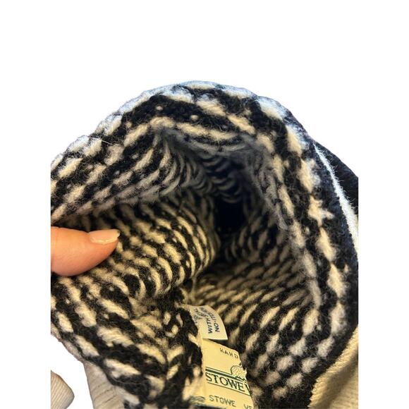 Stowe Woolens 100% Wool Snowflake Pattern Kids Hat Hand Crafted - Picture 7 of 10